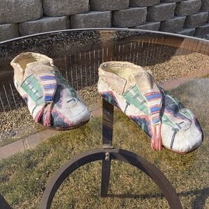 Vintage Resin Native American Baby Moccasins-Decorative Set-Colorful